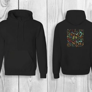 Hoodie met Arabische letters aan de achterkant